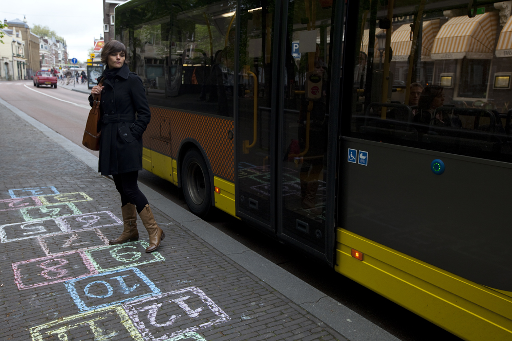 Ilvy Njiokiktjien Spelen op Straat Janskerkhof Utrecht 01