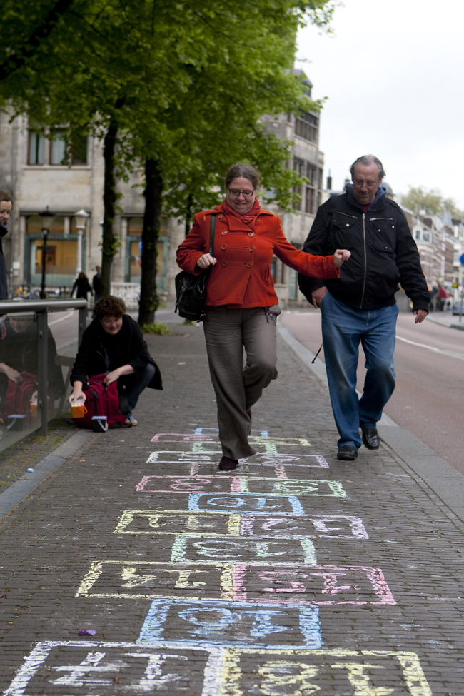 Ilvy Njiokiktjien Spelen op Straat Janskerkhof Utrecht 02